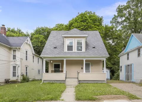 1030 S Jackson St, Jackson, MI 49203