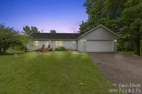 9755 Grand River Ave, Clarksville, MI 48815