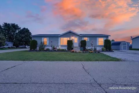5505 Filly Dr SE, Caledonia, MI 49316