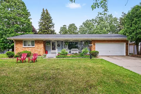 324 Fairlane Dr NW, Sparta, MI 49345