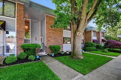 2424 E Collier Ave SE, Grand Rapids, MI 49546