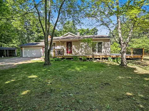 4165 S 132nd Ave, Hesperia, MI 49421