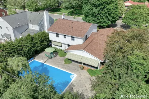 1433 Sherwood Ave SE, Grand Rapids, MI 49506