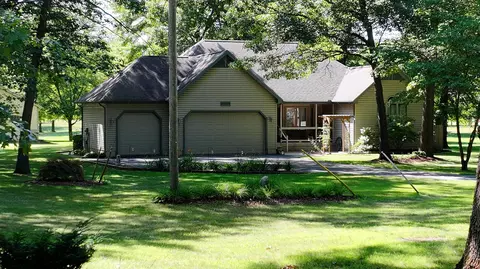 23568 Bohn Rd, Belleville, MI 48111
