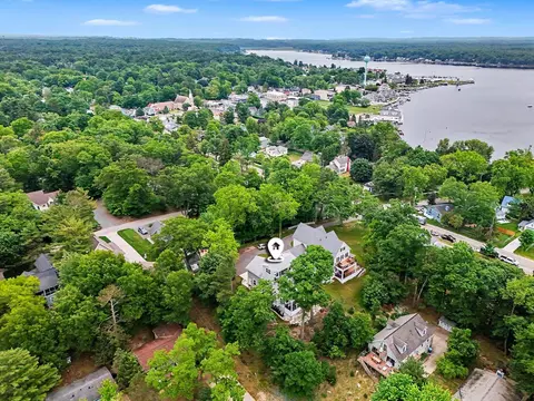 View/Area - 258 W Lowell St, Pentwater, MI 49449 photo 5 of 11