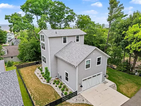 Exterior - 258 W Lowell St, Pentwater, MI 49449 photo 2 of 7