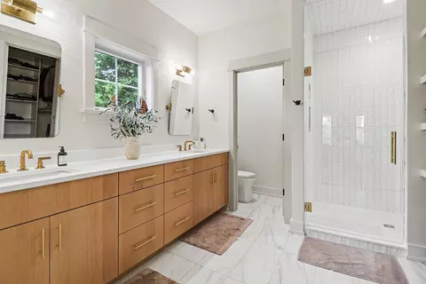 Bath - 258 W Lowell St, Pentwater, MI 49449 photo 2 of 4