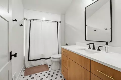 Bath - 258 W Lowell St, Pentwater, MI 49449 photo 4 of 4