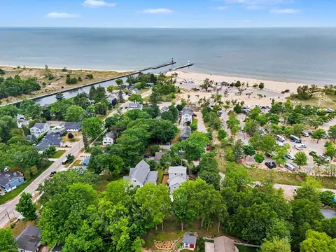 View/Area - 258 W Lowell St, Pentwater, MI 49449 photo 3 of 11