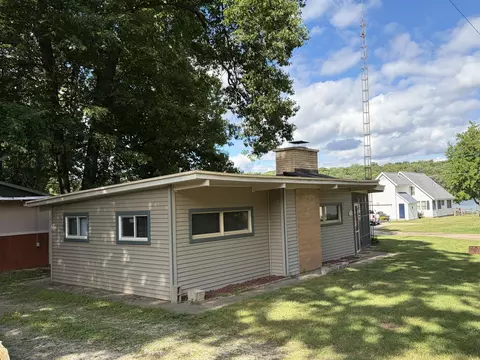 3454 George Dr, Hillsdale, MI 49242
