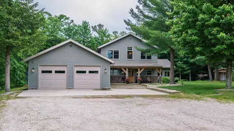 6068 S 142nd Ave, Rothbury, MI 49452