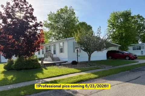 45 Pecan Ave NE, Cedar Springs, MI 49319