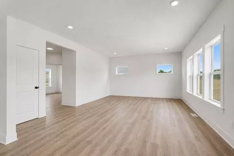7964 Snow View Dr SE, Alto, MI 49302