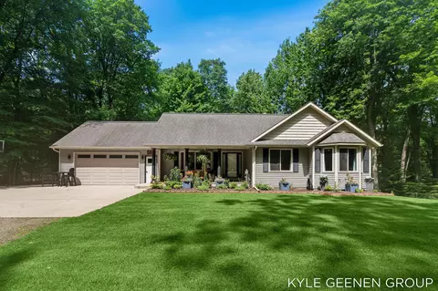 208 Chicago Ave, Holland, MI 49424