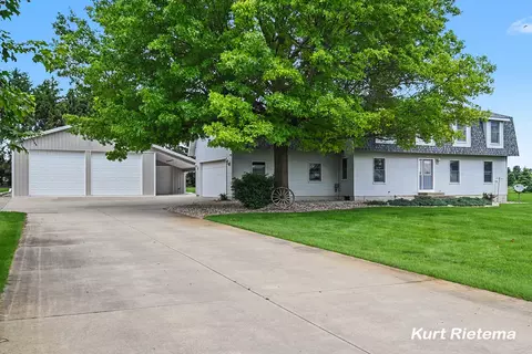 3459 44th St, Hamilton, MI 49419