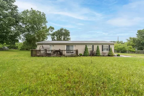 430 N Blue Creek Rd, Benton Harbor, MI 49022