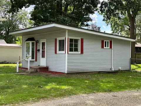 Exterior - 111 Prospect St, Plainwell, MI 49080 photo 2 of 6