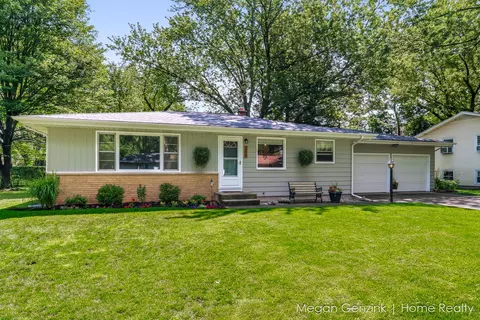 269 Cambridge Ave, Holland, MI 49423