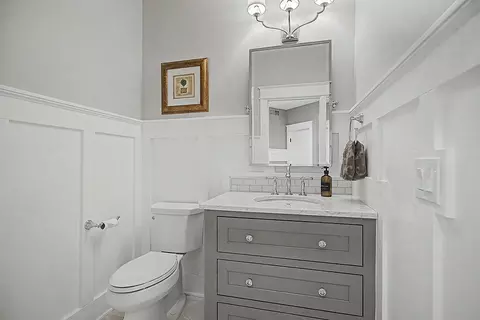 Bath - 547 Roundtree Dr NE, Ada, MI 49301 photo 10 of 14