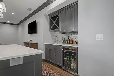 Kitchen - 547 Roundtree Dr NE, Ada, MI 49301 photo 10 of 10