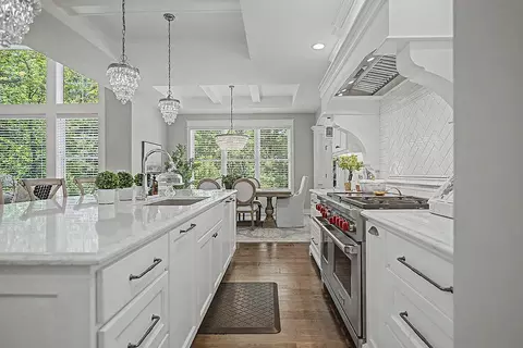 Kitchen - 547 Roundtree Dr NE, Ada, MI 49301 photo 4 of 10