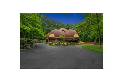 2755 N 9th St, Kalamazoo, MI 49009