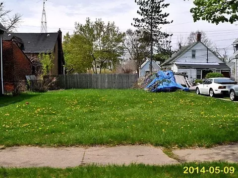 3749 Rohns St, Detroit, MI 48214