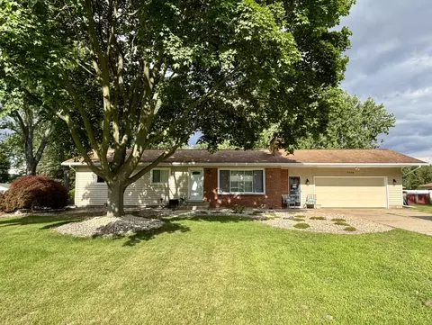 7524 Cherry Ave, Jenison, MI 49428