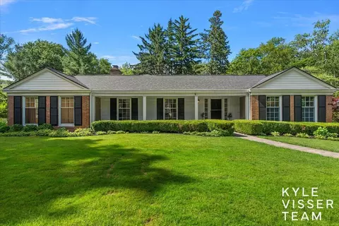 2089 Robinson Rd SE, Grand Rapids, MI 49506