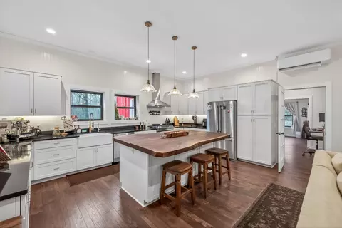 Kitchen - 875 E Jackson Rd, Hart, MI 49420 photo 4 of 5