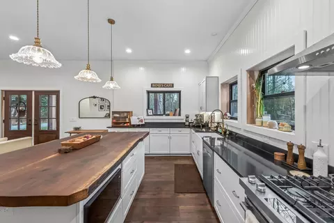Kitchen - 875 E Jackson Rd, Hart, MI 49420 photo 2 of 5