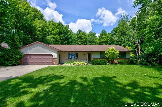 5915 141st Ave, Holland, MI 49423
