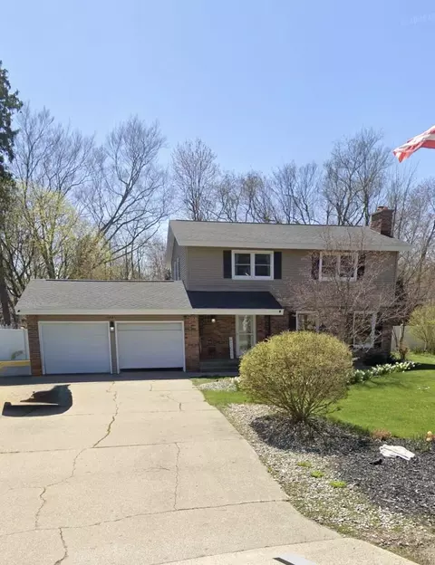 1221 Yorkshire Dr, Muskegon, MI 49441