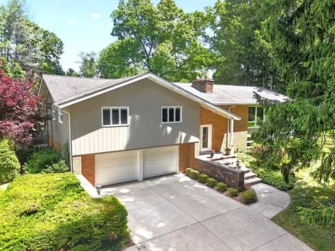 3600 Hendee Rd, Jackson, MI 49201