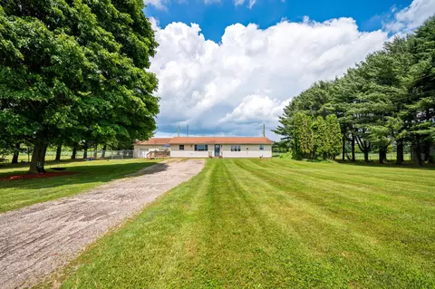 28644 Elm St, Dowagiac, MI 49047