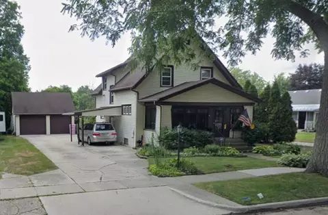 133 S Main St, Rockford, MI 49341