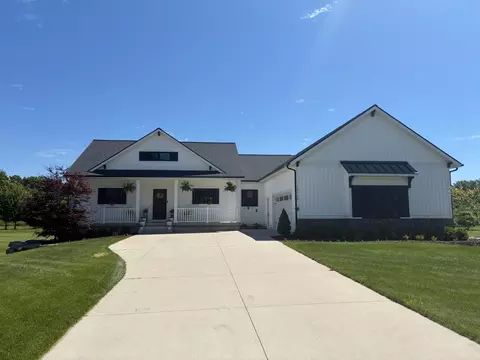 4649 Hidden Ridge Dr, Hudsonville, MI 49426