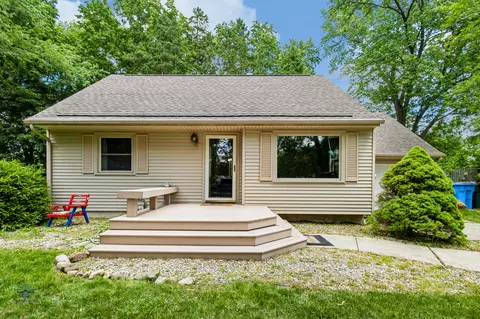 1420 Owen St, Lansing, MI 48915