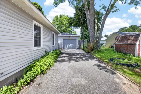 1049 Bloomfield Ave, Plainwell, MI 49080 photo 20