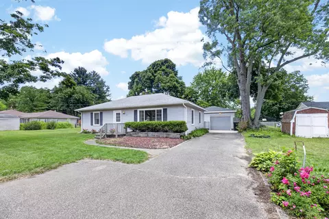 1049 Bloomfield Ave, Plainwell, MI 49080 photo 4