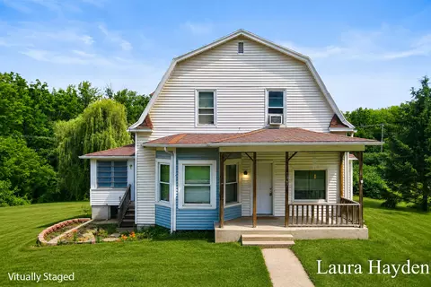 1367 E Riverside Dr, Ionia, MI 48846