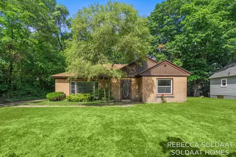 1621 Preston Ave NW, Grand Rapids, MI 49504