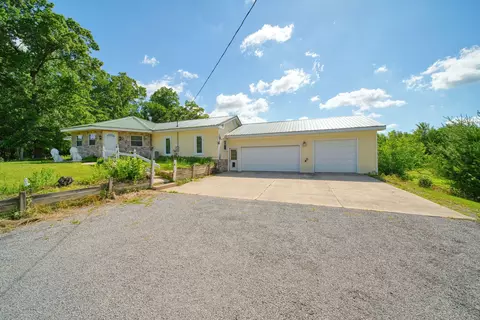 5995 N Sandstone Rd, Jackson, MI 49201 photo 2