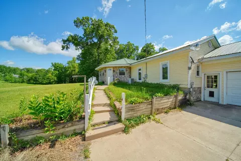 5995 N Sandstone Rd, Jackson, MI 49201 photo 3