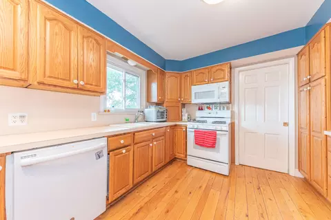3559 Meadow Ln, Saline, MI 48176 photo 3