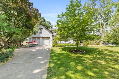 Exterior - 34 S Spring St, Douglas, MI 49406 photo 17 of 22