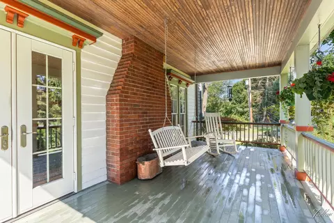 Exterior - 34 S Spring St, Douglas, MI 49406 photo 3 of 22