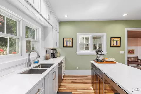 Kitchen - 34 S Spring St, Douglas, MI 49406 photo 3 of 4