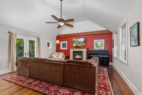 Living - 34 S Spring St, Douglas, MI 49406 photo 2 of 4