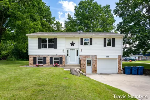 8022 Kraft Ave SE, Caledonia, MI 49316